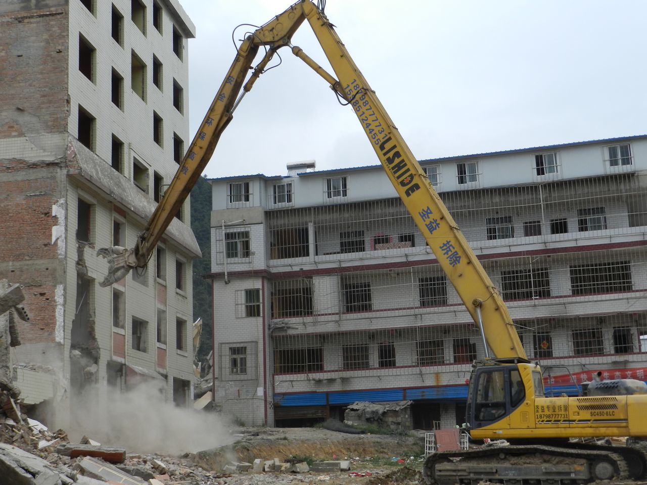 挖掘機(jī)拆樓臂、拆樓臂、加長(zhǎng)臂、挖掘機(jī)拆樓臂廠家