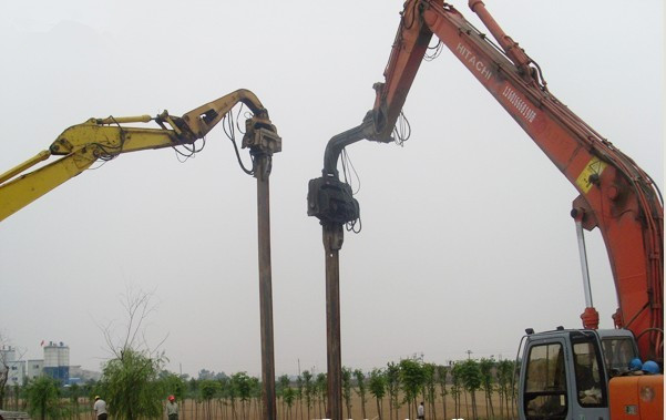 挖掘機(jī)打樁臂、打樁臂、打樁錘、挖掘機(jī)打樁臂廠家